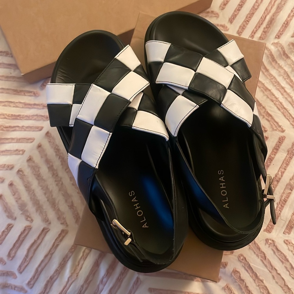 Alohas Marshmallow Scacchi Black and White Sandal